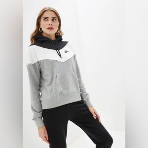 Nike Women's Black, Gray, and White Hoodie